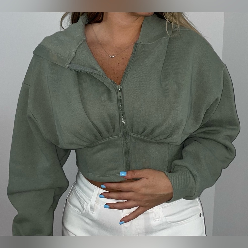 Forever 21 Cropped Green Jacket - Medium